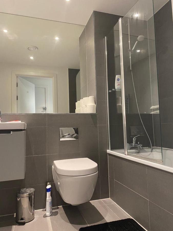 Morden 1 bedroom City- Apt Central stylish living Croydon Buitenkant foto